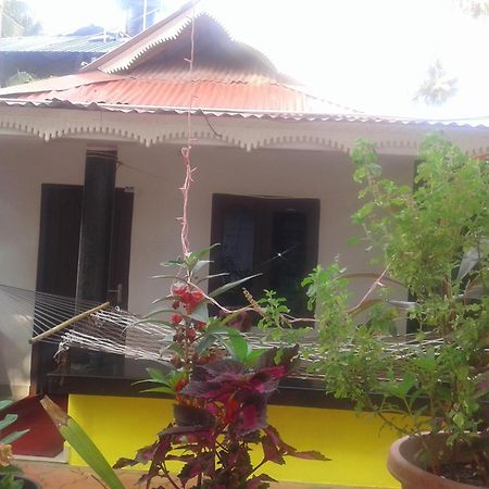 Karthik Villa Varkala Exteriör bild