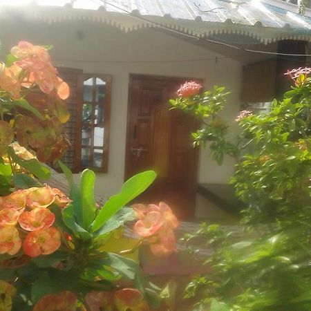Karthik Villa Varkala Exteriör bild