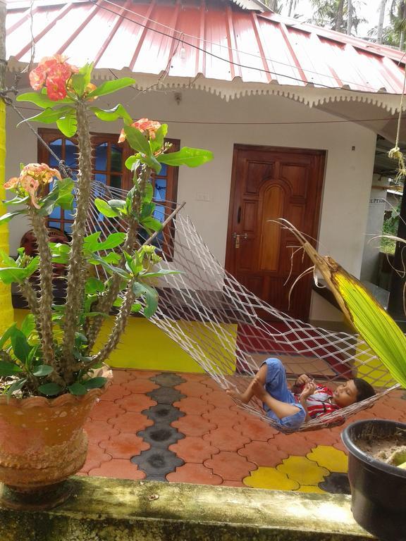 Karthik Villa Varkala Exteriör bild