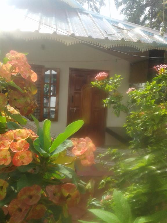 Karthik Villa Varkala Exteriör bild