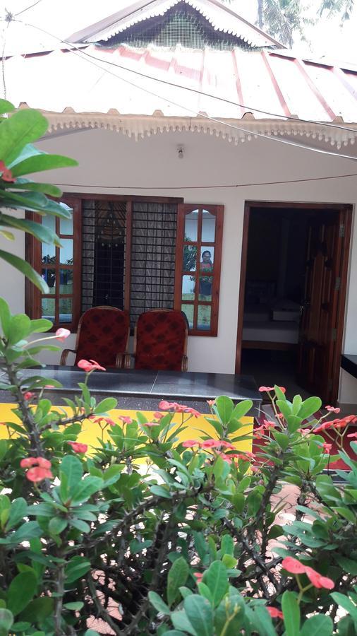 Karthik Villa Varkala Exteriör bild